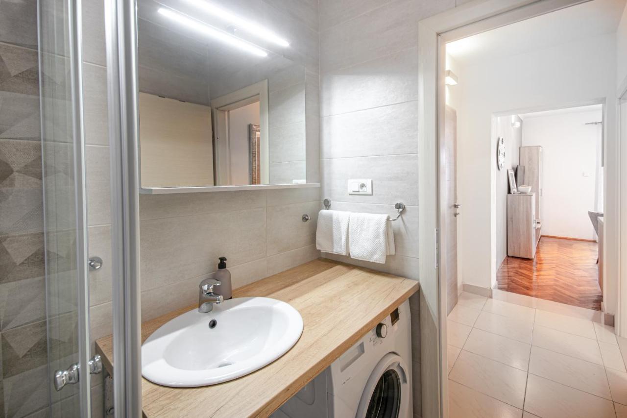 Apartments Villa Luce Makarska Buitenkant foto