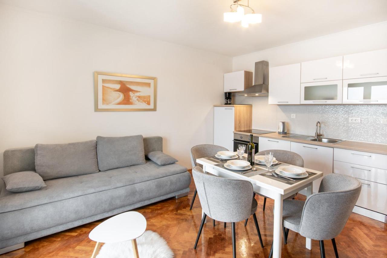 Apartments Villa Luce Makarska Buitenkant foto