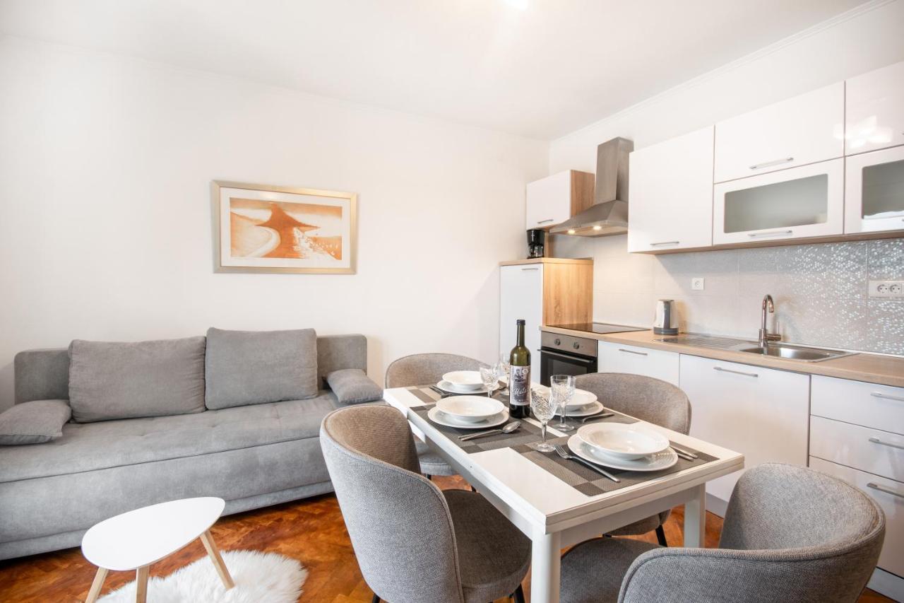 Apartments Villa Luce Makarska Buitenkant foto