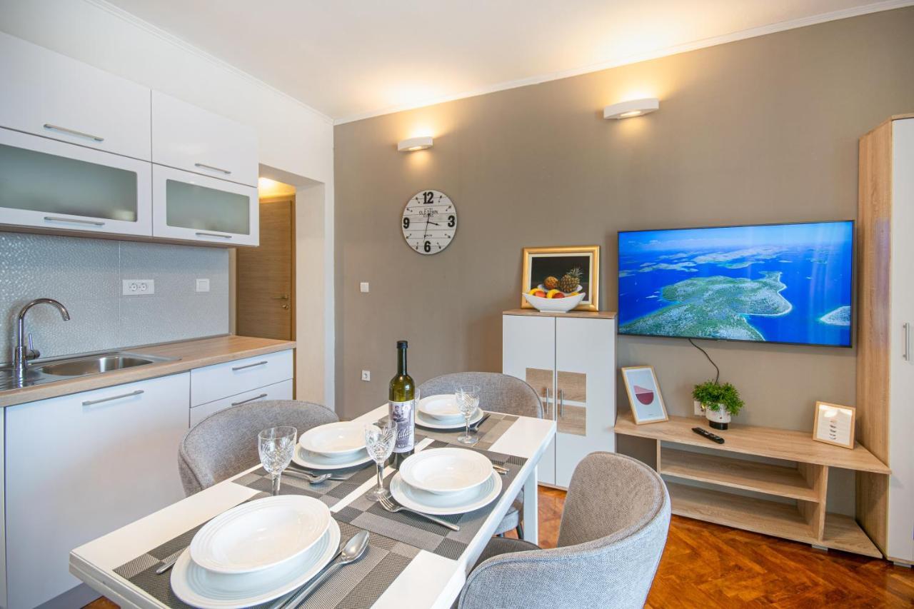 Apartments Villa Luce Makarska Buitenkant foto