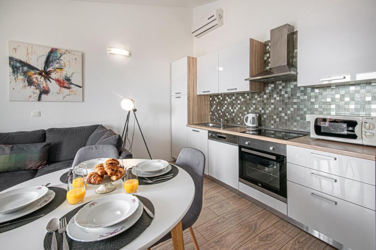 Apartments Villa Luce Makarska Buitenkant foto