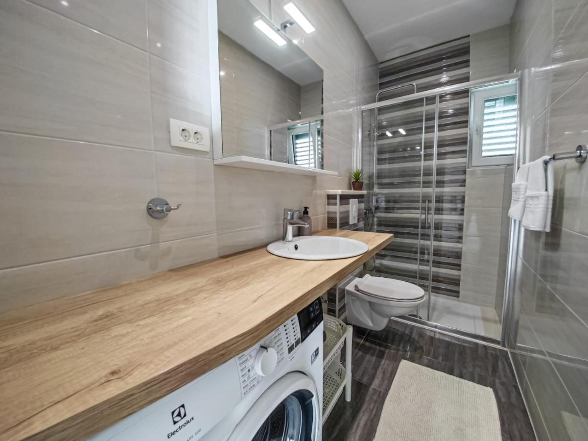 Apartments Villa Luce Makarska Buitenkant foto