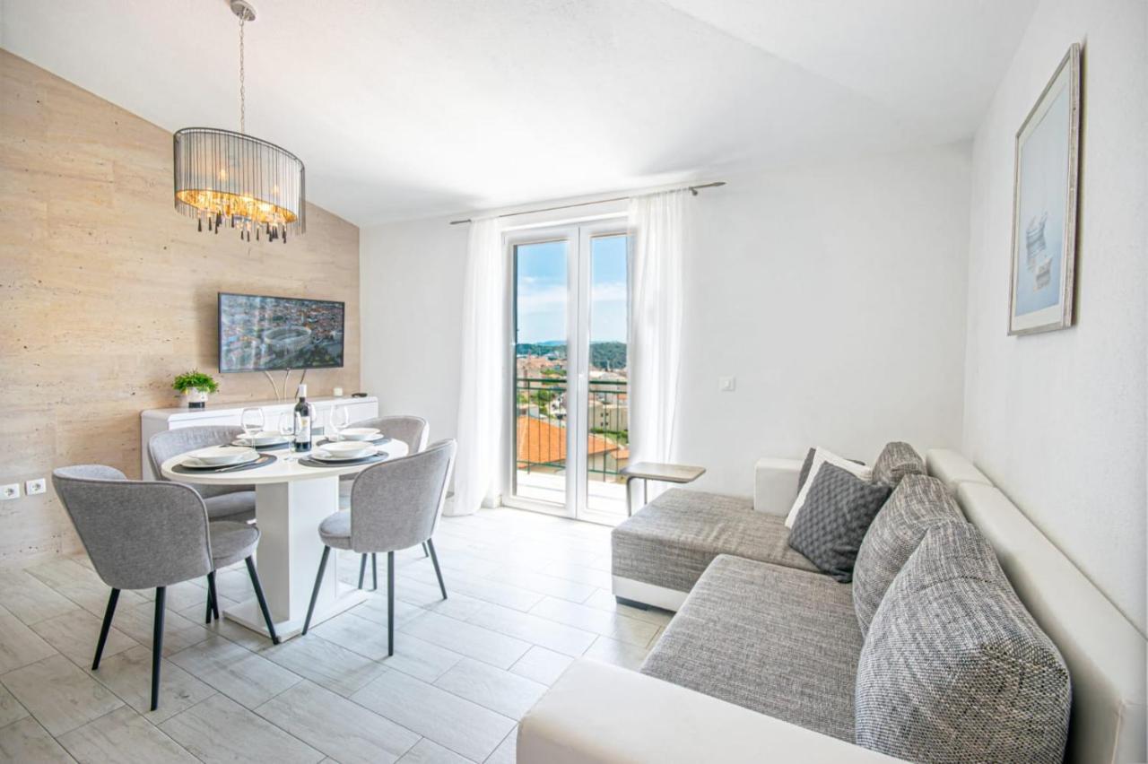 Apartments Villa Luce Makarska Buitenkant foto