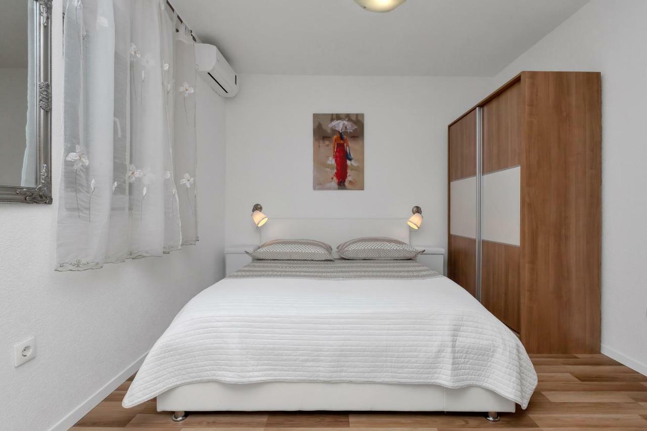 Apartments Villa Luce Makarska Buitenkant foto
